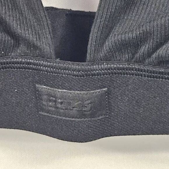 SKIMS TRIANGLE BRA NWT - Picture 3 of 10